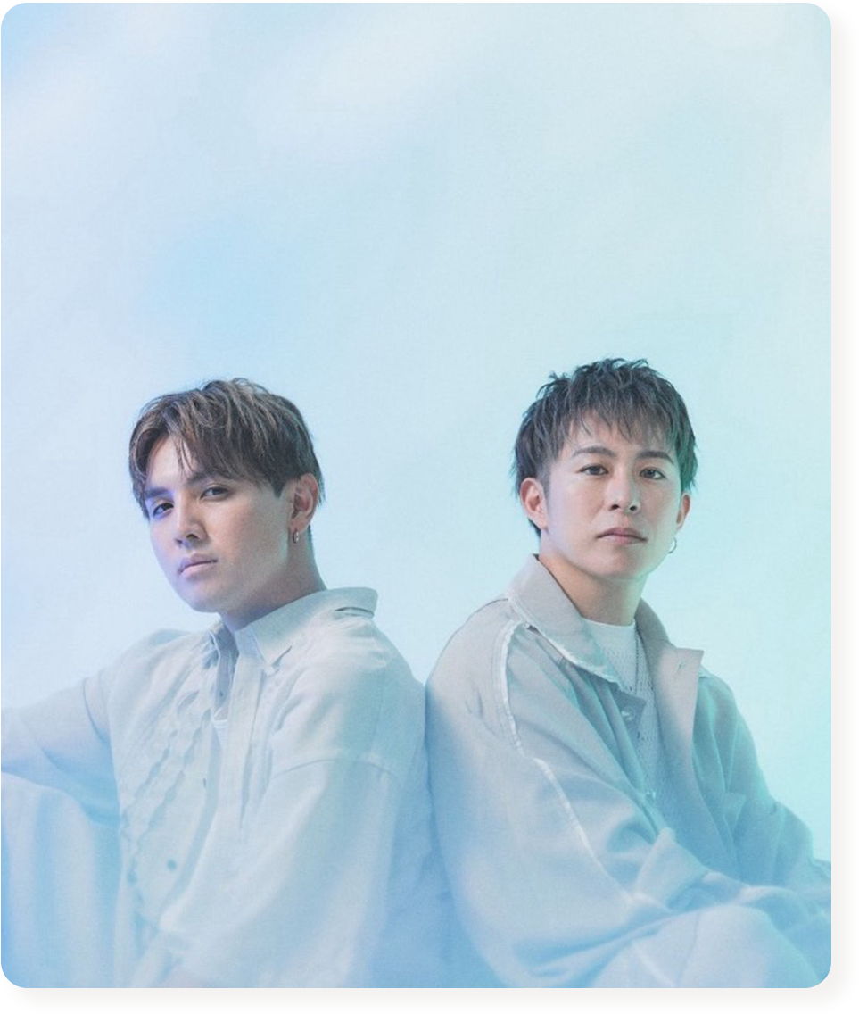 男性タレント2名のビジュアル写真