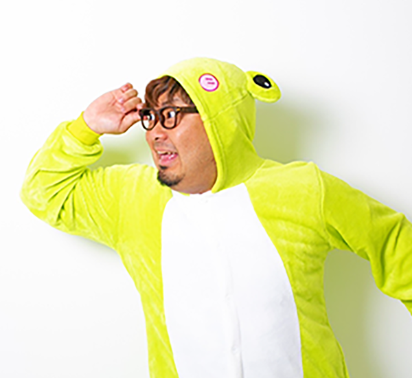 かえるパパの写真（カエルの着ぐるみ）